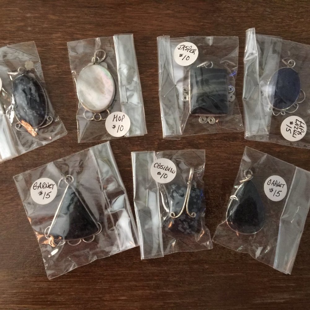 LOT OF 7 NATURAL STONE/GEM PENDANTS